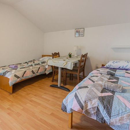 Rooms Kozarje Ljubljana Bagian luar foto