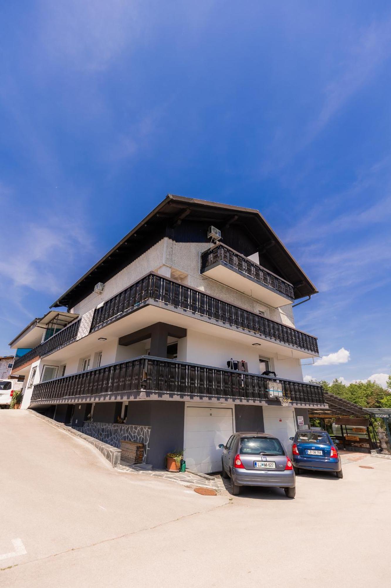 Rooms Kozarje Ljubljana Bagian luar foto