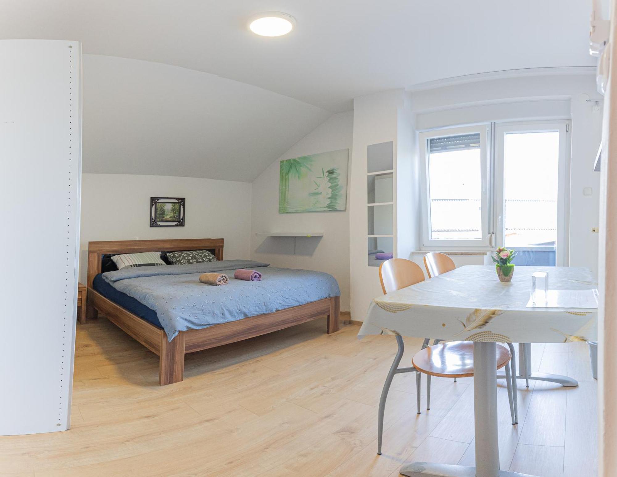 Rooms Kozarje Ljubljana Bagian luar foto