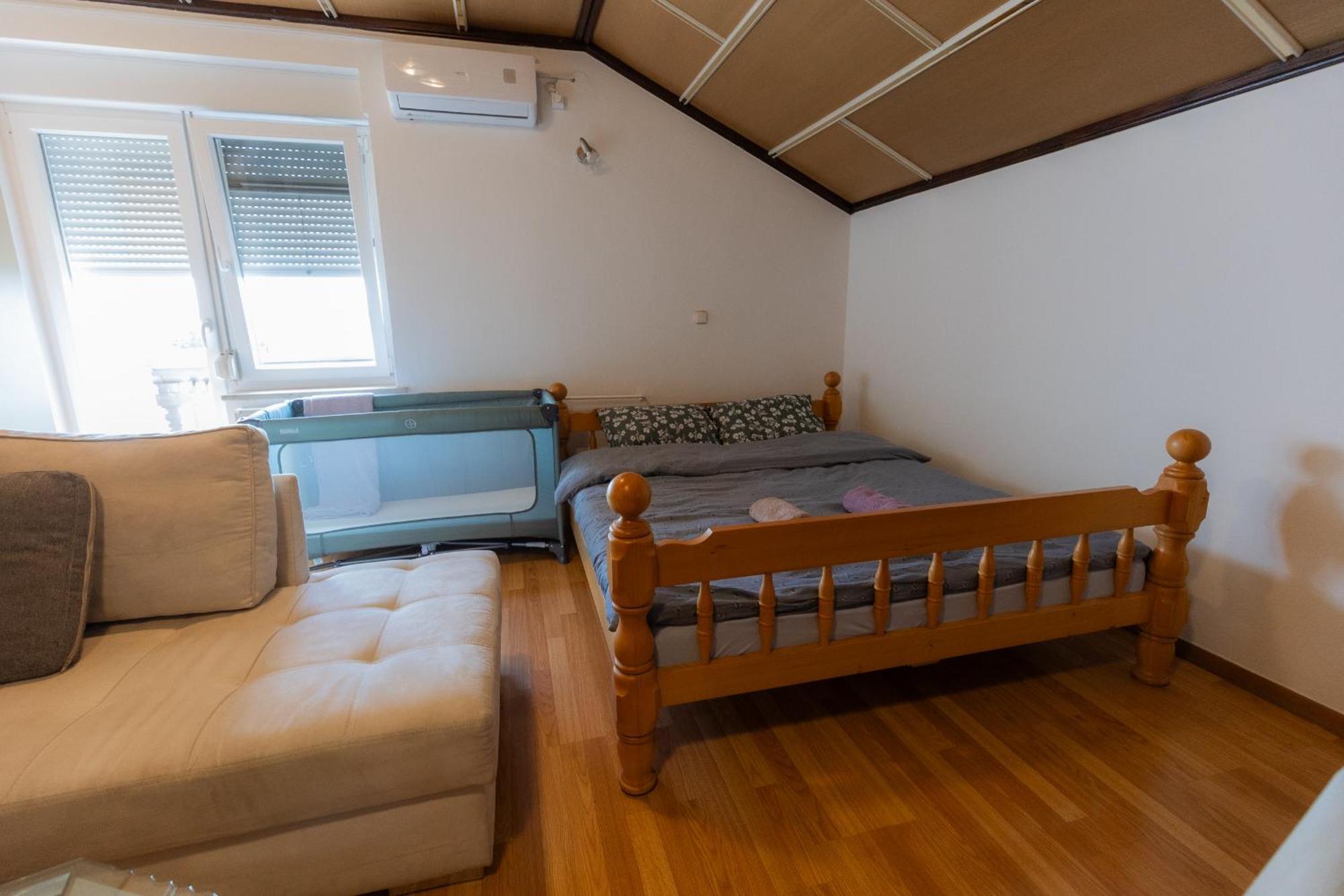 Rooms Kozarje Ljubljana Bagian luar foto
